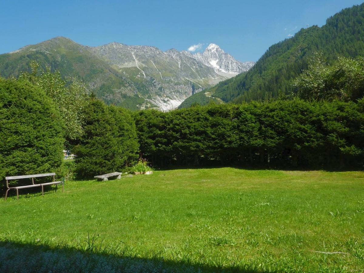 Chalets Pyrene Mont-Blanc Шамоні Екстер'єр фото